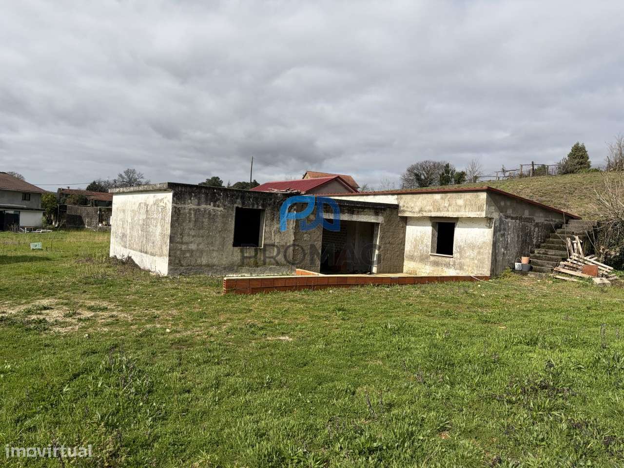 Armazém com 140 m2 inserido em terreno com 1989m2-5