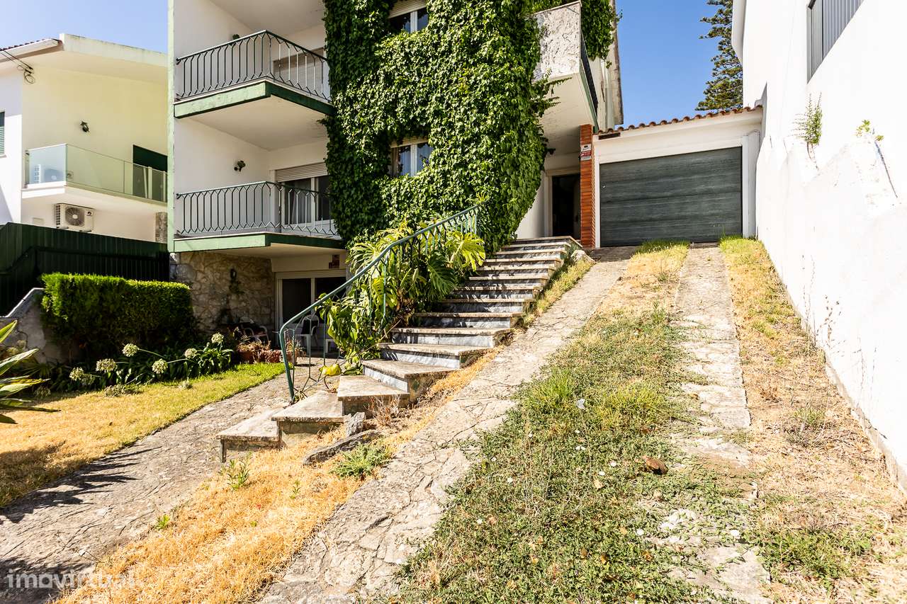 Moradia T4 Independente com Jardim e Garagem | Alto da Parede-33