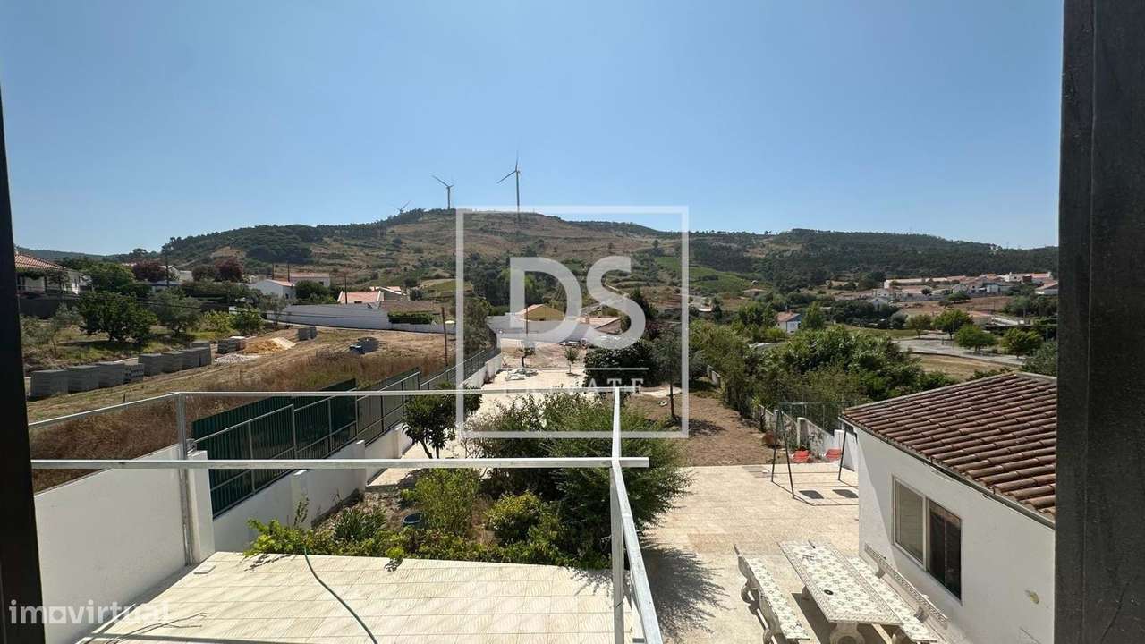 Moradia T4 com Terreno de +1500m² em Monte Redondo-20
