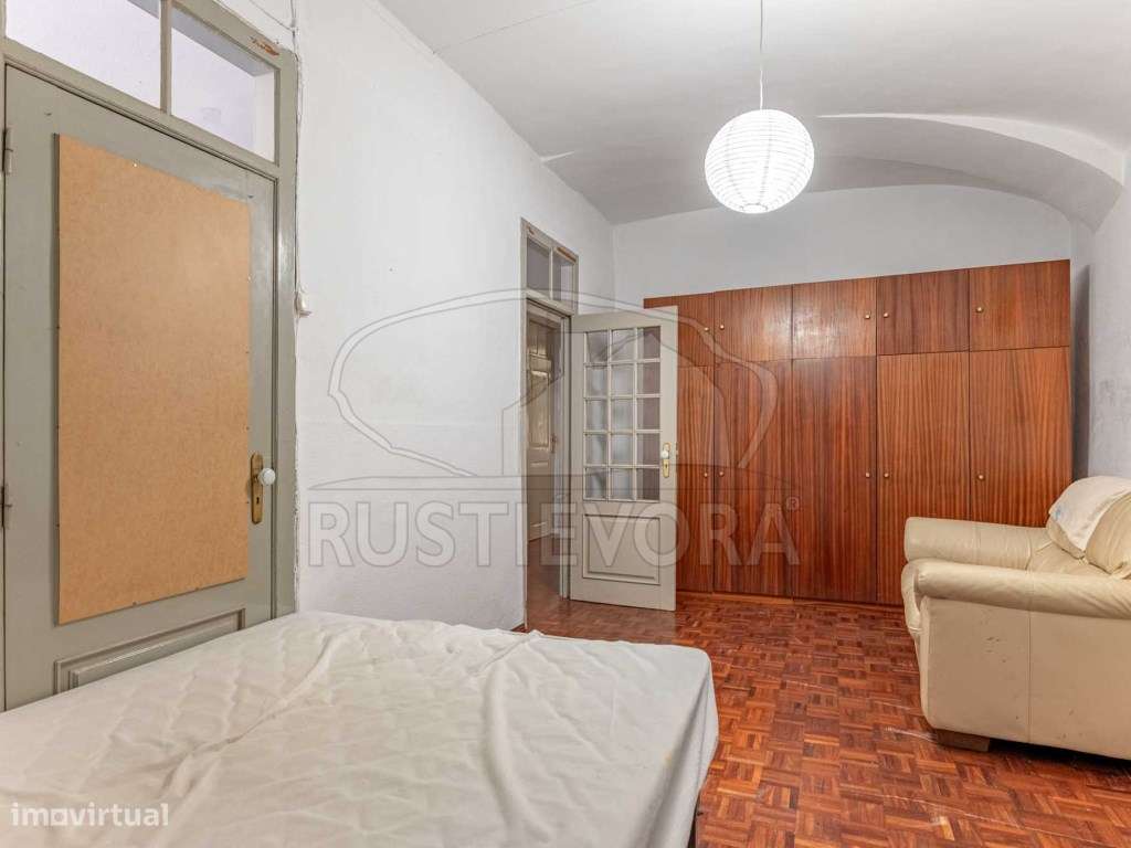 Moradia Unifamiliar T4 no Centro Histórico da Cidade - Potencial de...-24