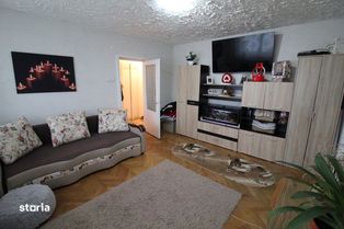 Vând apartament 2 camere în Hunedoara, zona Micro3-Bucegi, 45mp, et. 8