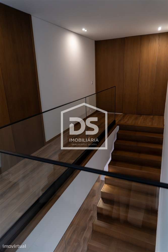 MORADIA DE LUXO T3 + ESCRITORIO - CENTRO DE PAÇOS DE FERREIRA-22