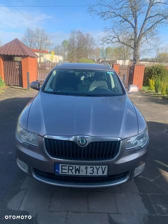 Skoda Superb 2.0 TDI Elegance DSG - 2