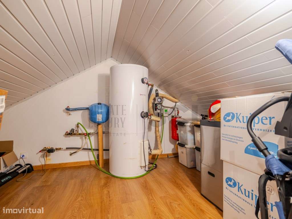 Moradia Independente T4 com piscina em Azeitão| Lote 857m2-50