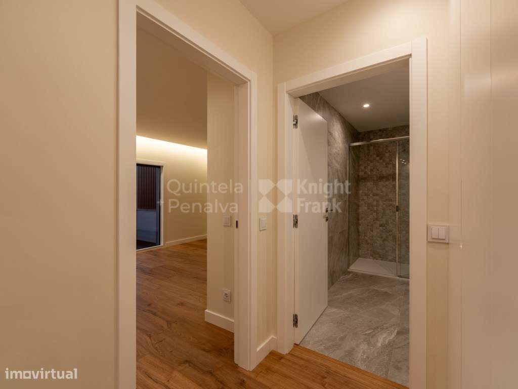 Apartamento T3 com garagem junto ao centro de Cascais-20