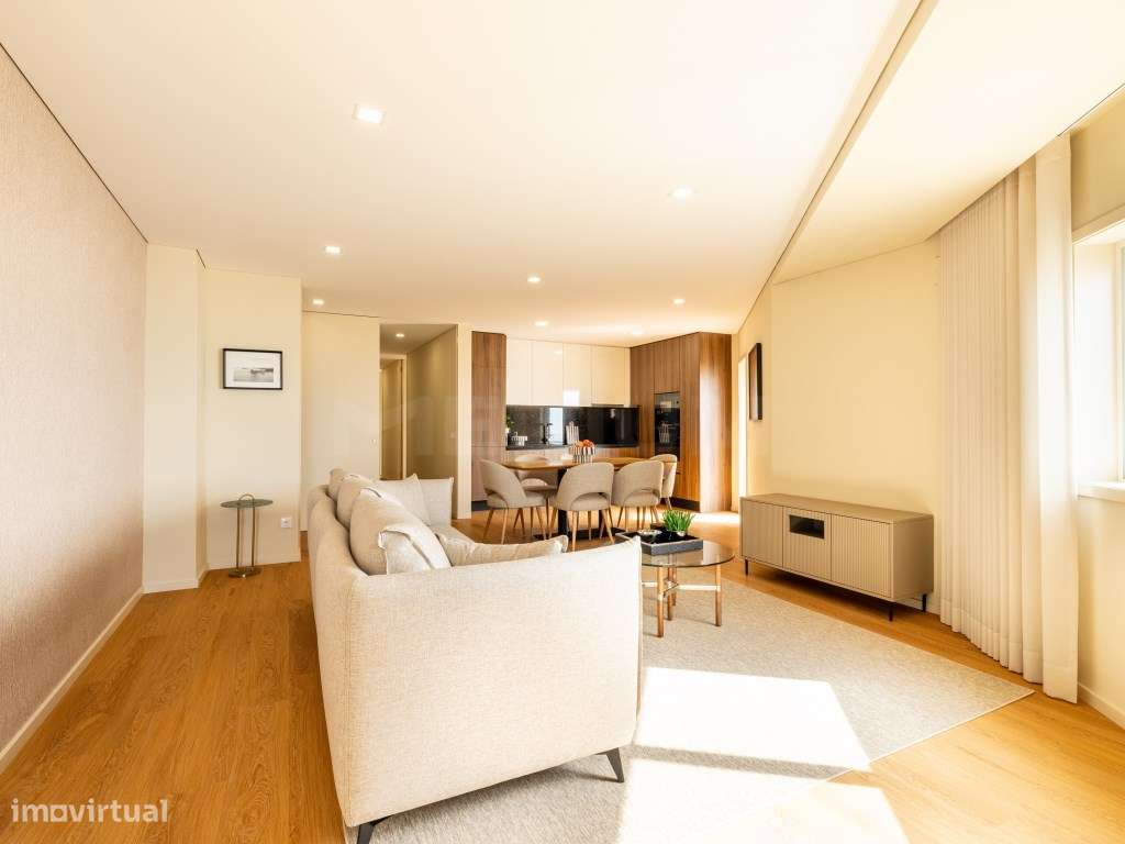 Apartamento T3 totalmente renovado localizado na 1ª linha de mar - Grande imagem: 5/26