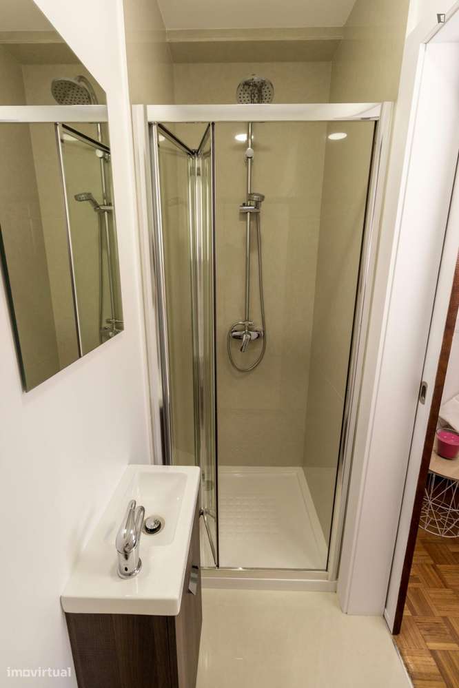 Quarto - localizado em Póvoa de Varzim Porto - Grande imagem: 5/6