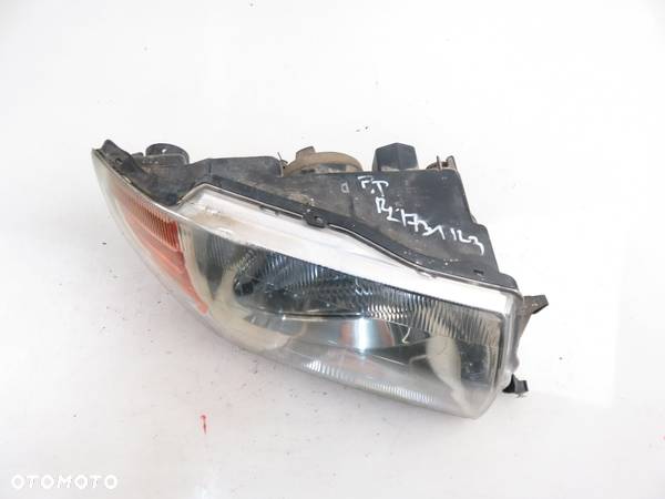 LAMPA PRAWA PRZEDNIA MITSUBISHI PAJERO PININ - 2