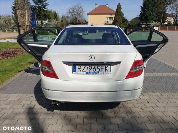 Mercedes-Benz Klasa C 250 (BlueEFFICIENCY) 7G-TRONIC Elegance - 19