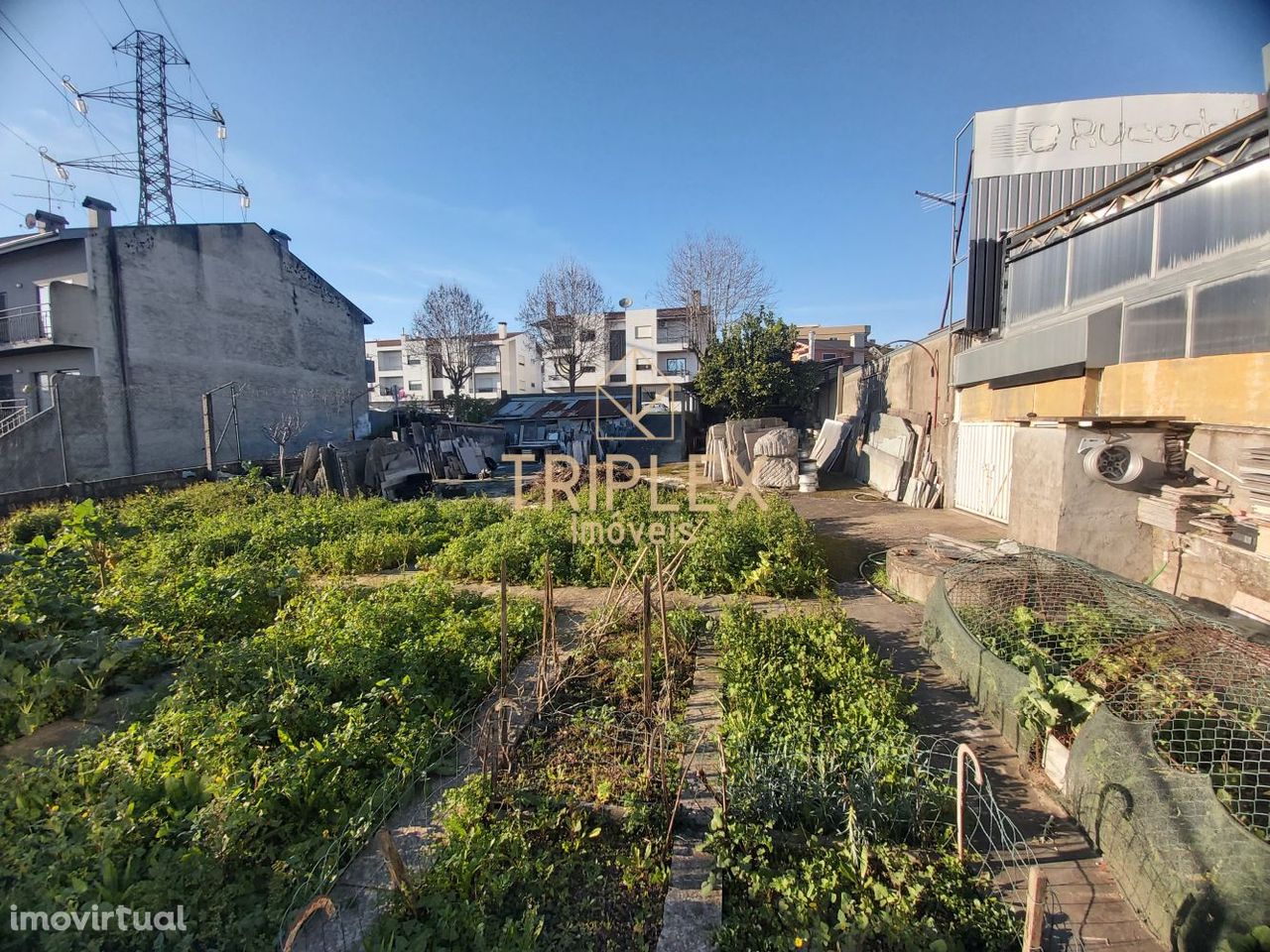 Lote de terreno para Moradia de 3 frentes - Alfena - Junto nó A41