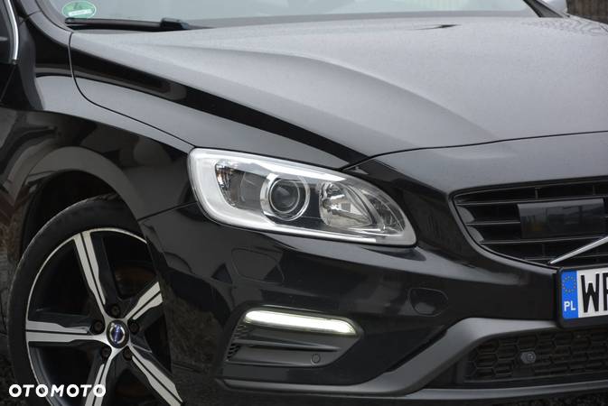 Volvo V60 D3 Geartronic R-Design - 22