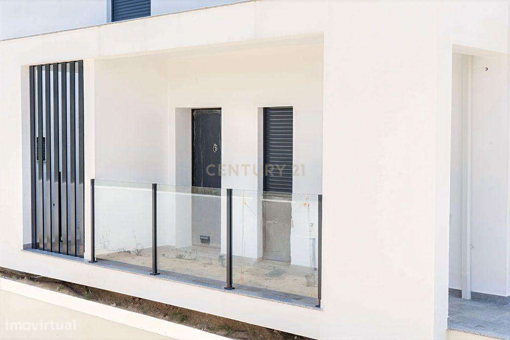 Moradia T4+1 de Luxo - Sobreda - Charneca de Caparica-10