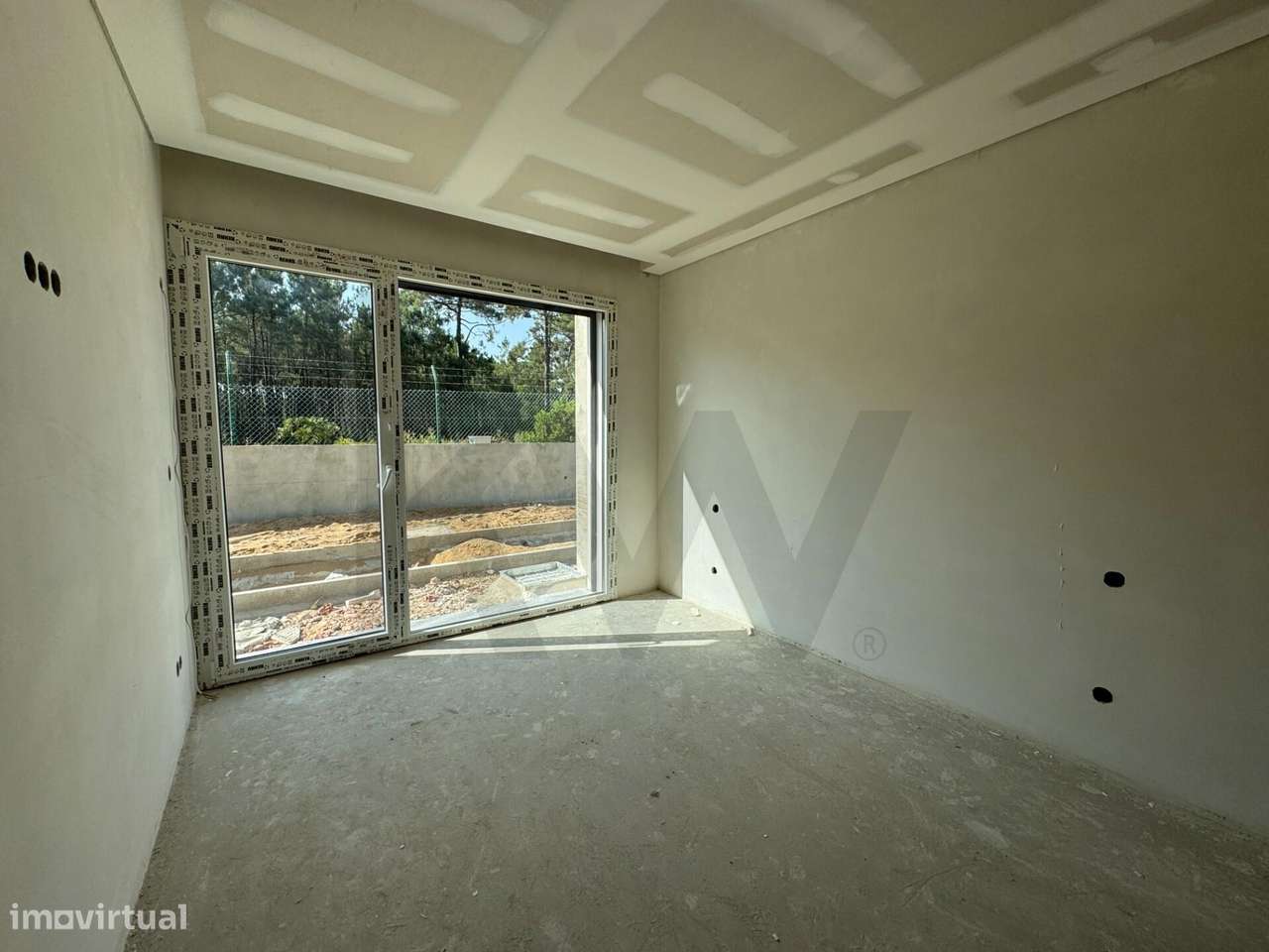 Moradia T3+1 Exclusiva com Piscina Junto ao Pinhal da Aroeira-23