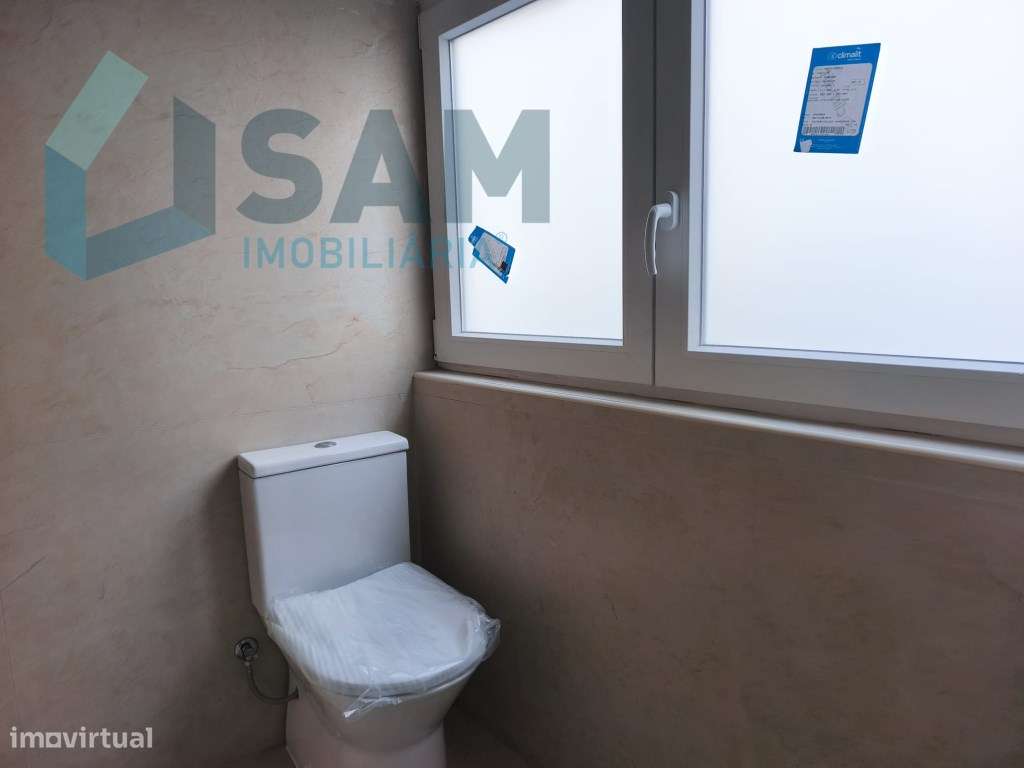 Moradia T3 em Remodelação | A 3 Minutos da Praia | Entrega Chave na... - Grande imagem: 2/29