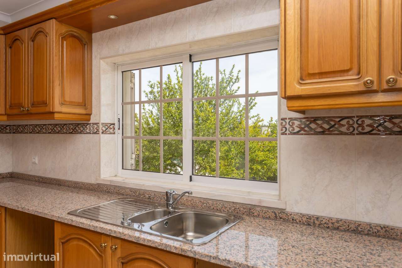 Moradia de 6 assoalhadas em lote de 500 m2-5