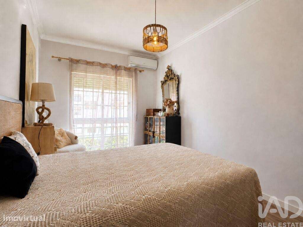 Apartamento T4 em Amora de 122 m2-16