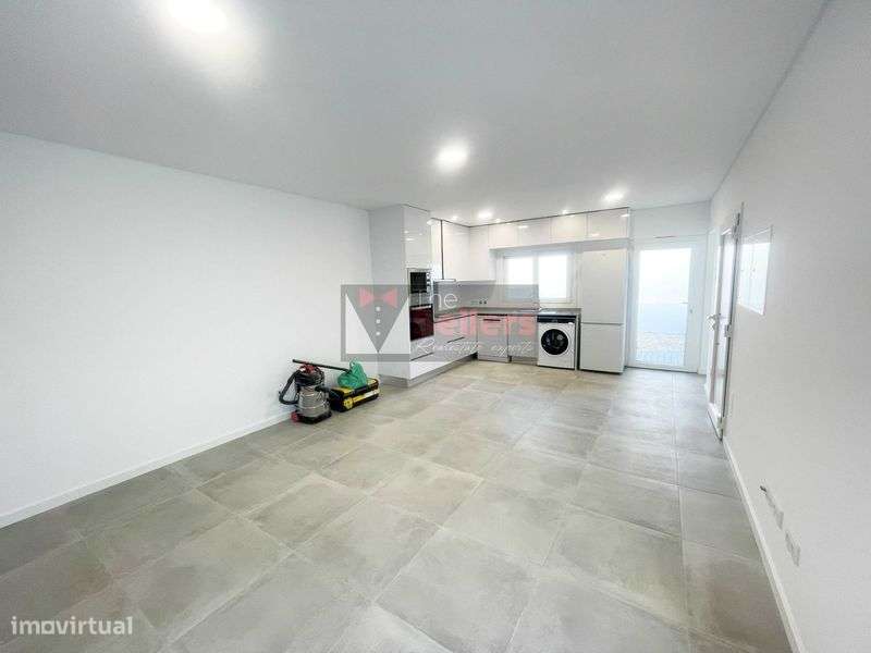 Moradia Geminada Térrea T2+1 – Fernão Ferro | Como Nova! - Grande imagem: 5/10