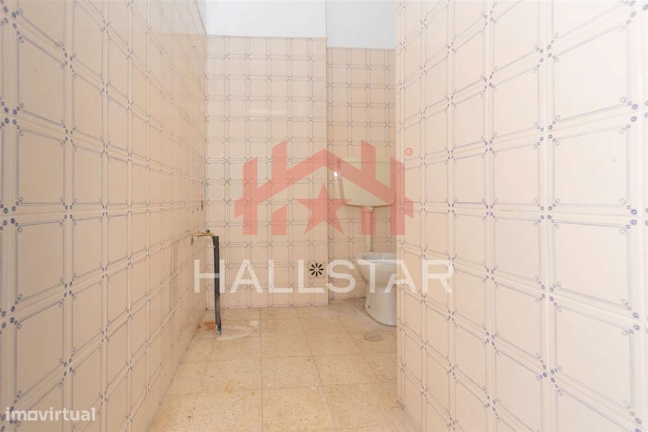 Loja / 220m² de Área Total / Quinta da Alçada-13