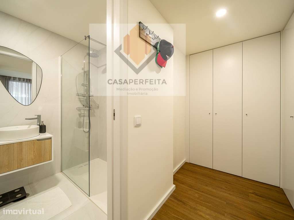 Fabuloso T2 Como Novo com Terraço e Lugar de Garagem - Candal-21