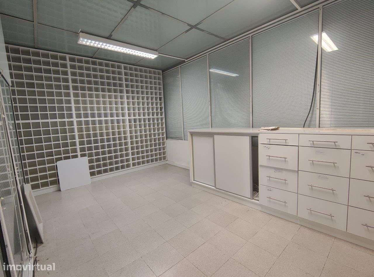 Armazém/fábrica com licenciamento industrial em Castelo de Paiva-15