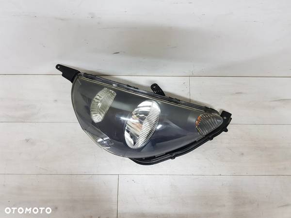 Lampa przednia prawa listwa ślizg EU kpl Honda Jazz II 02-05 - 2