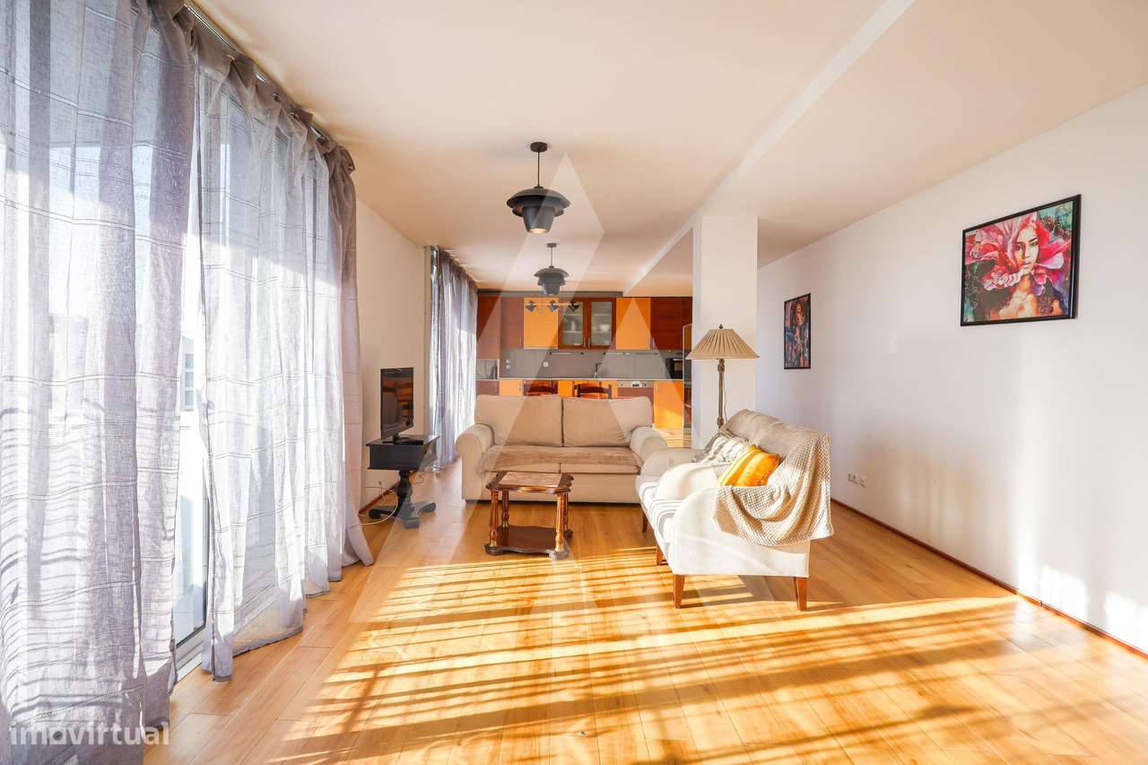 Apartamento T2 duplex e com mezanine  junto ao CC Glicínias - Grande imagem: 3/36