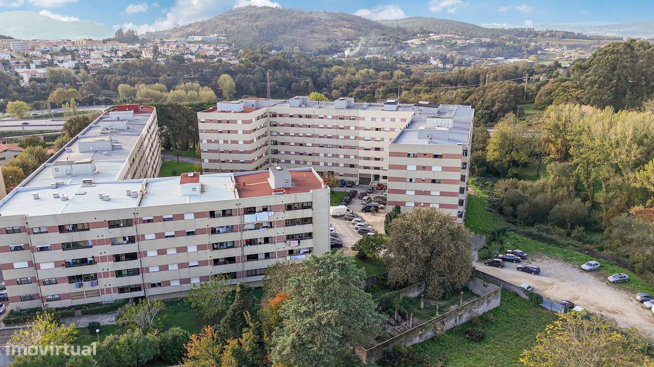 Apartamento T3 em Ferreiros, Braga-35