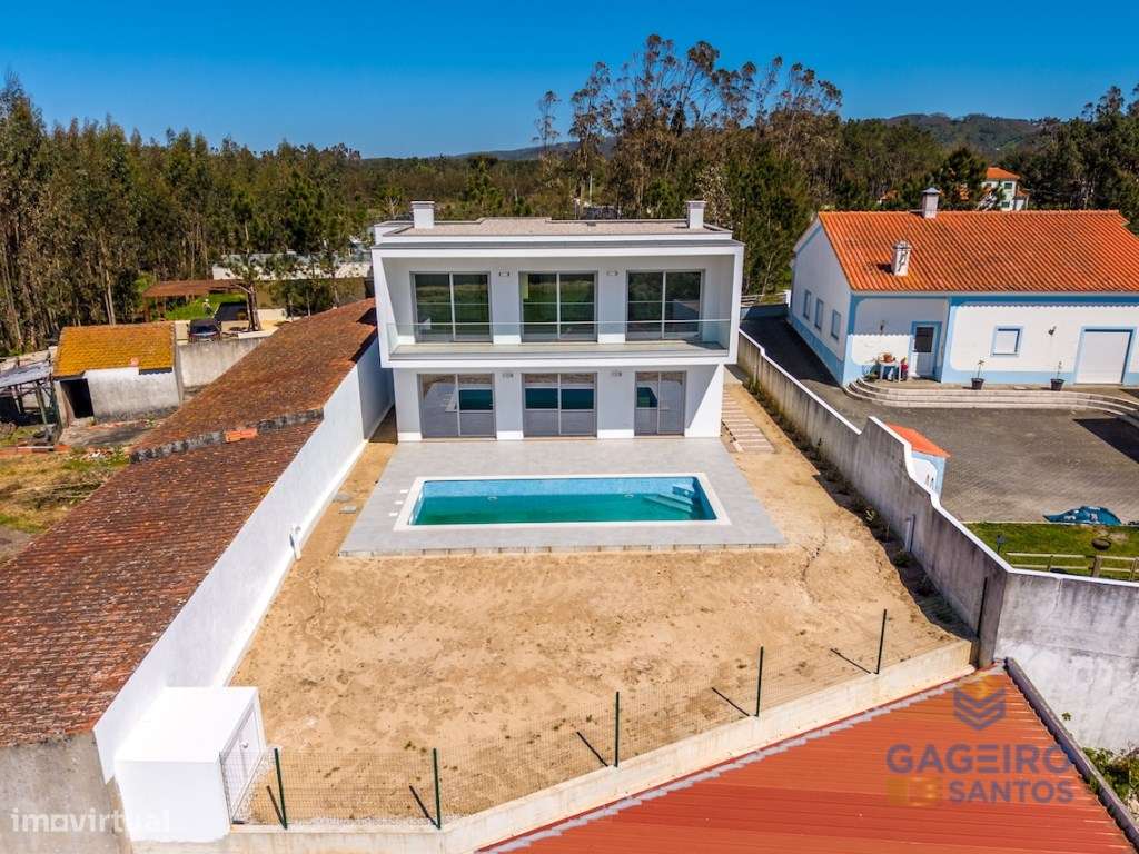 Moradia T4 com piscina, nova e pronta a habitar a 4 km da baía de S...-4