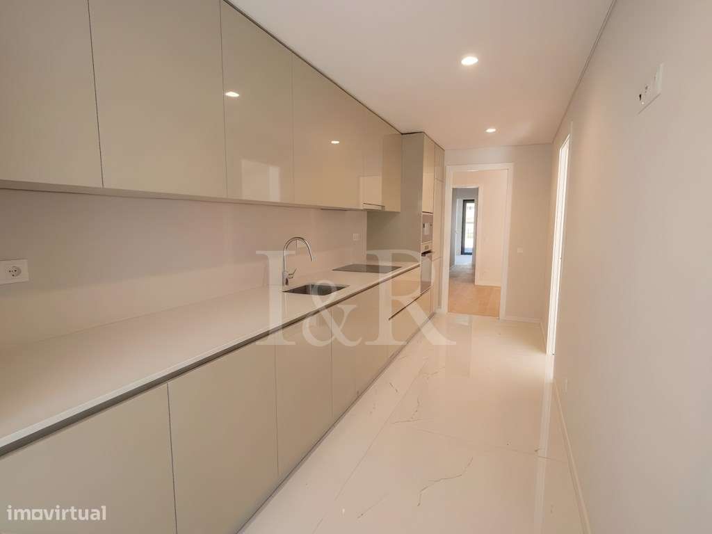 Apartamento T3 com varanda e estacionamento em Miraflores, Oeiras-8