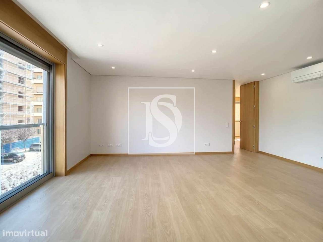 Apresento-vos este fabuloso apartamento de tipologia T3 com duas varan - Grande imagem: 4/19