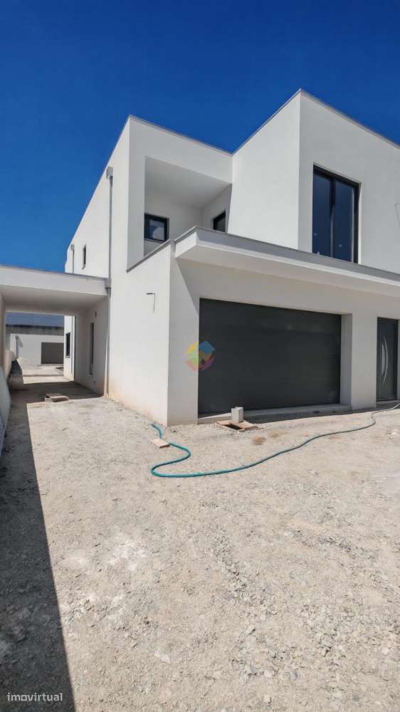 Moradia Geminada T3 Santa Maria de Lamas-7