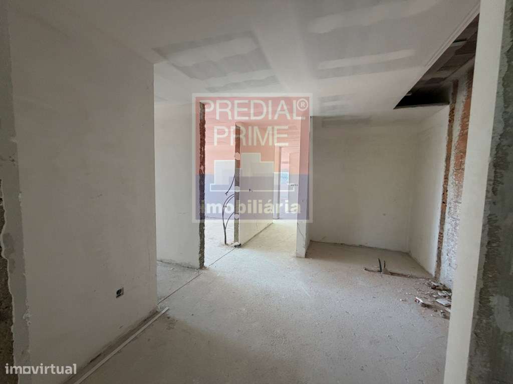 EXCELENTE APARTAMENTO T3 NO CENTRO DE OLIVEIRA DE AZEMEIS-12