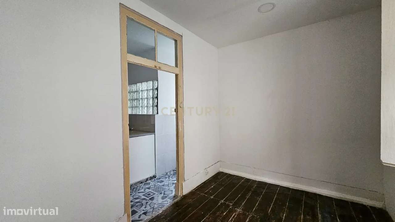 Apartamento T1 no Barreiro - Zona ARU - Zona Ribeirinha-13