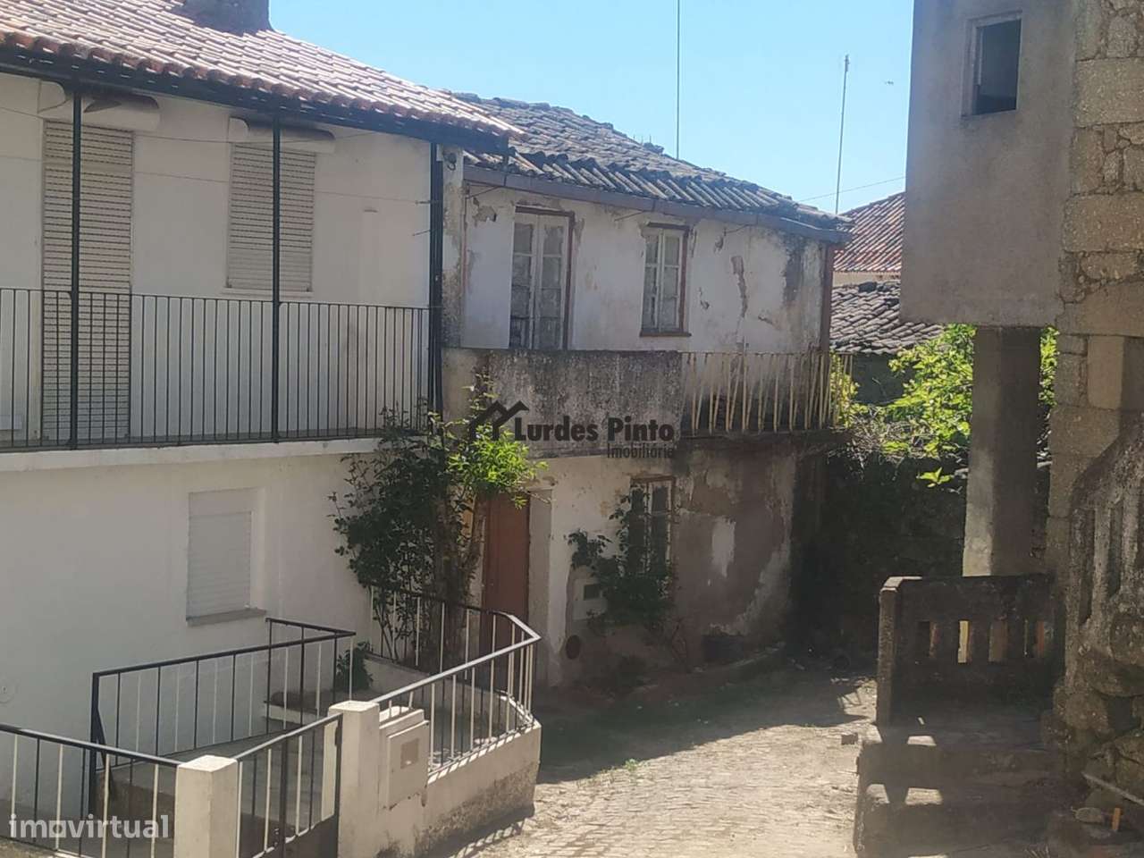 Moradia para remodelação - Grande imagem: 2/6