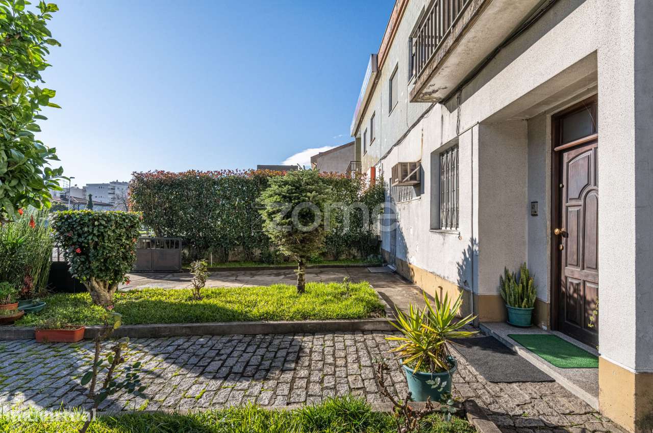 Venda de Imóvel Misto: Pavilhão Industrial + 2 Habitações T1+T3 - Grande imagem: 3/29