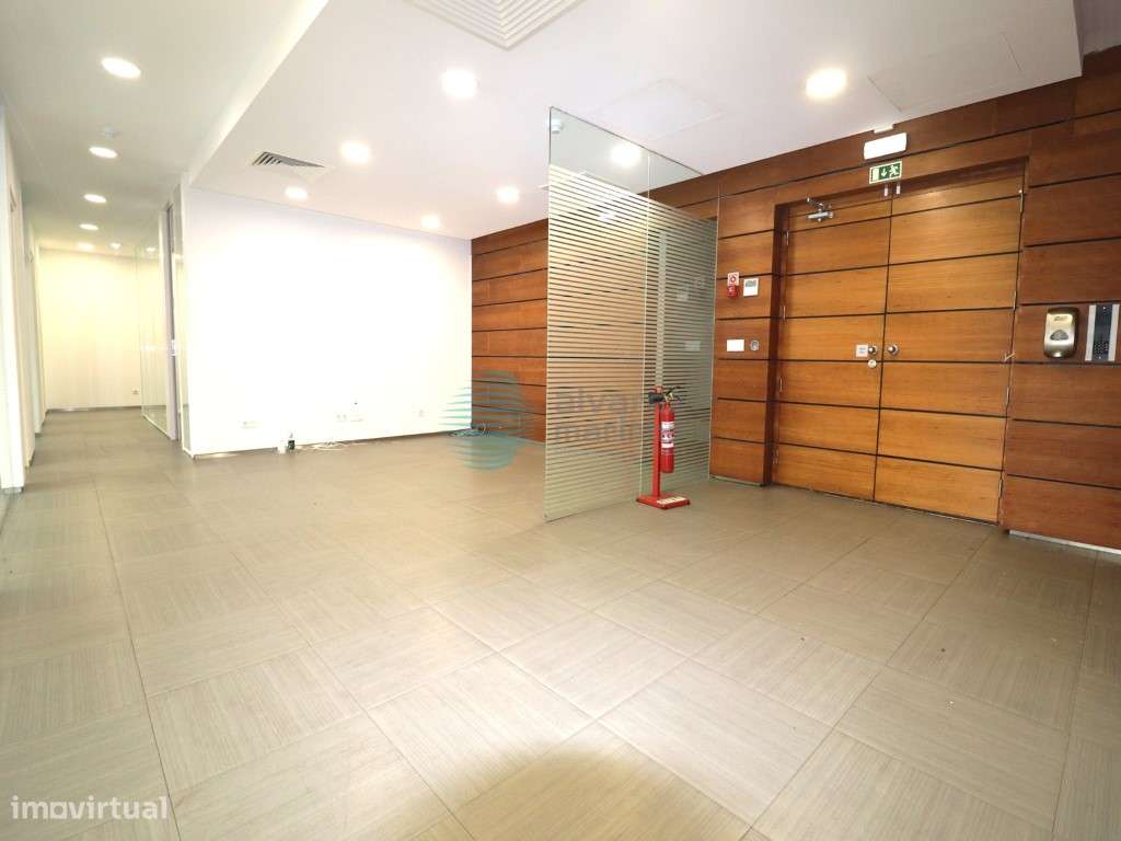 Excelente Escritório de 362m2 em Edifício de Serviços no centro de ... - Grande imagem: 3/19