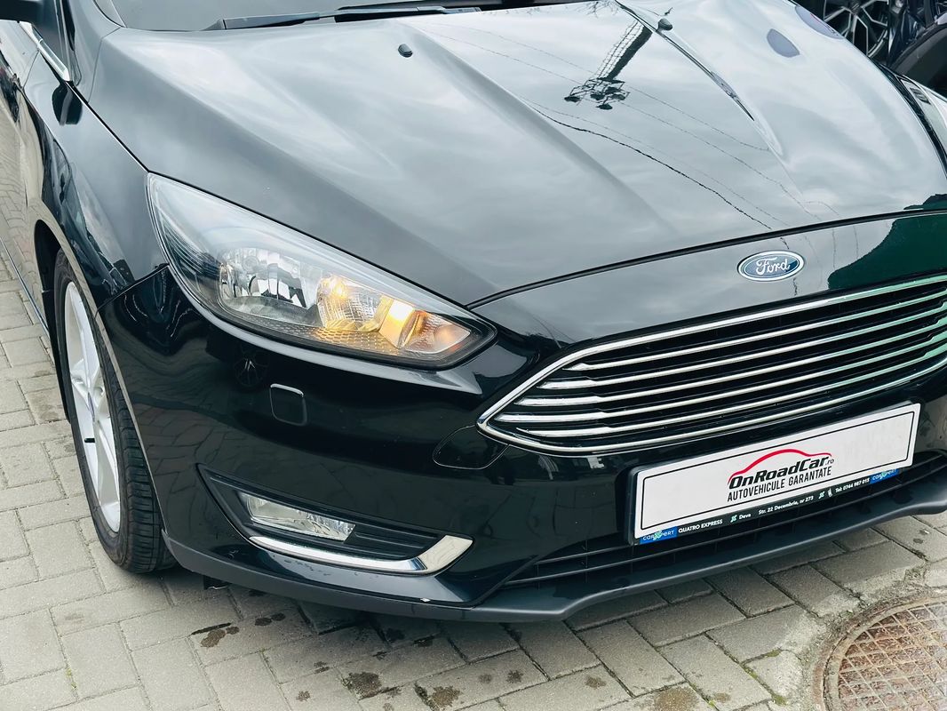 Ford Focus 1.0 EcoBoost Titanium - 24