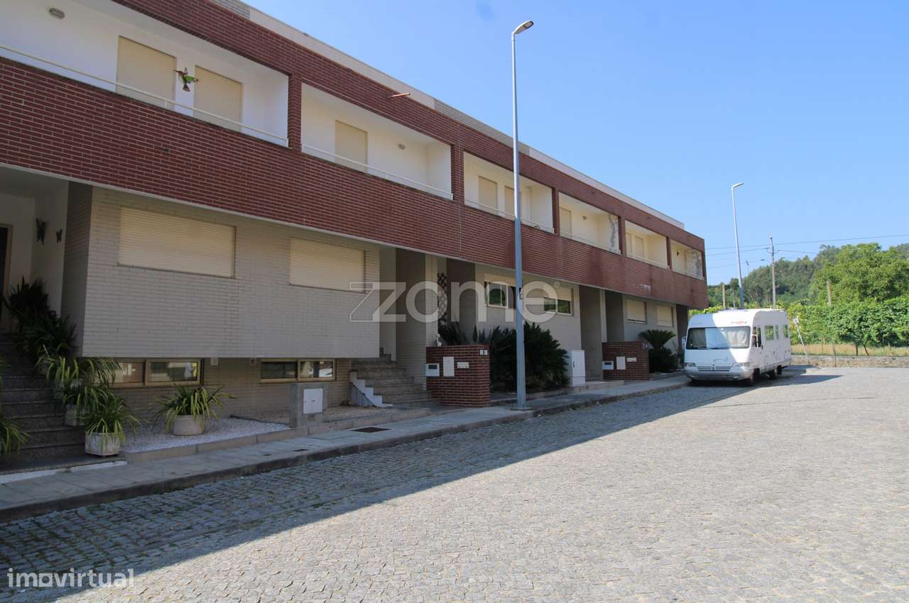 Moradia em Banda T3 em Vizela-24