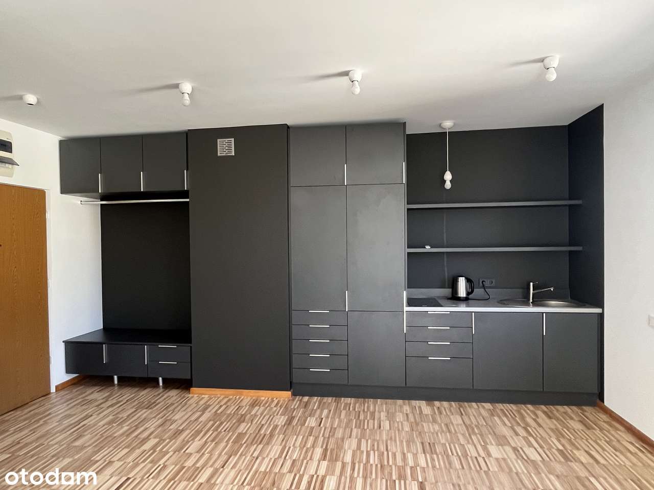 Bezpośrednio kawalerka 35 m²  na biuro lub dla studenta/singla - Pełny obrazek: 2/9