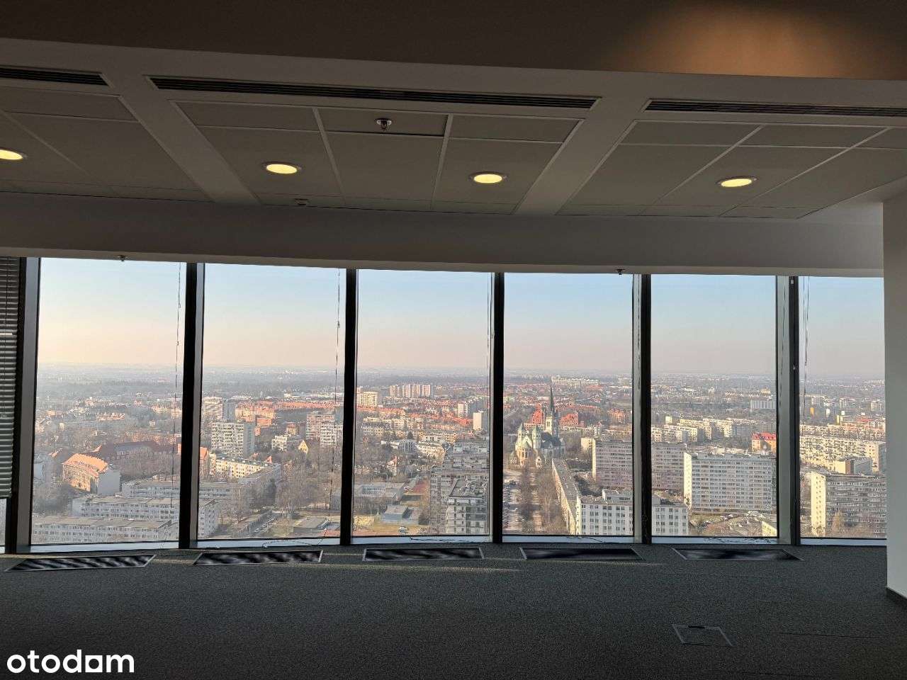 Biuro ok. 300 m² w Sky Tower z widokiem na miasto - Pełny obrazek: 2/16