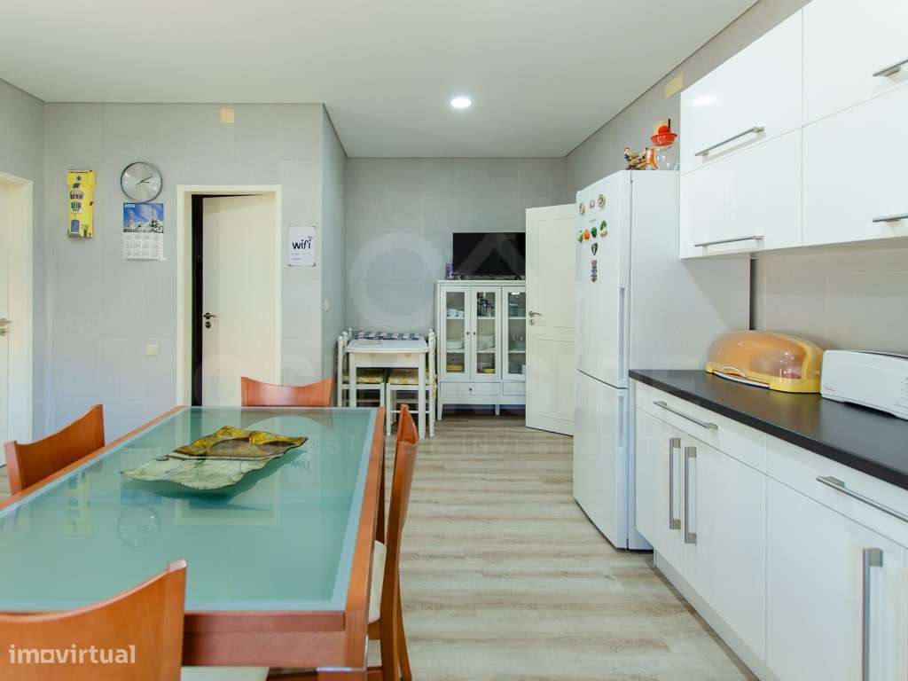 Moradia T6+1 renovada em Benavente-20