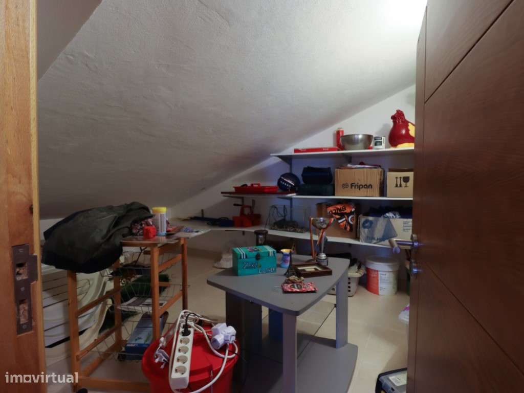 Moradia independente à venda no centro de V.N. Santo André-6