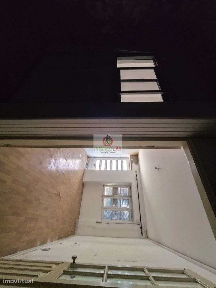 Moradia para restauro no centro na Zona Histórica de Vera Cruz-21