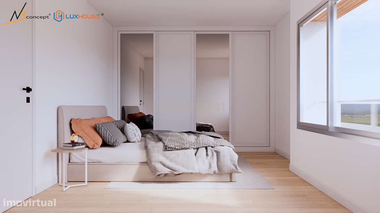 Moradia T4 em banda  com Piscina, Fernão Ferro-37