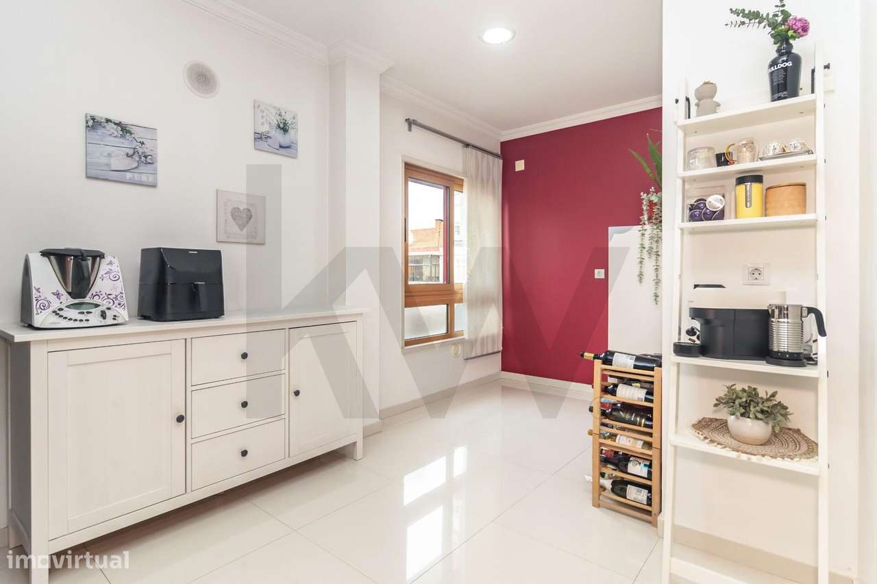 Vende T2+1 Duplex com Parqueamento em Alto do Seixalinho - Grande imagem: 5/49