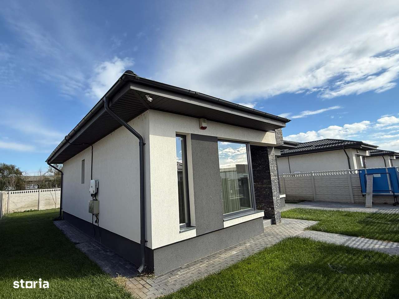 Casă modernă parter ~ 3 camere 2 băi ~pompă de căldură ~panouri solare-2