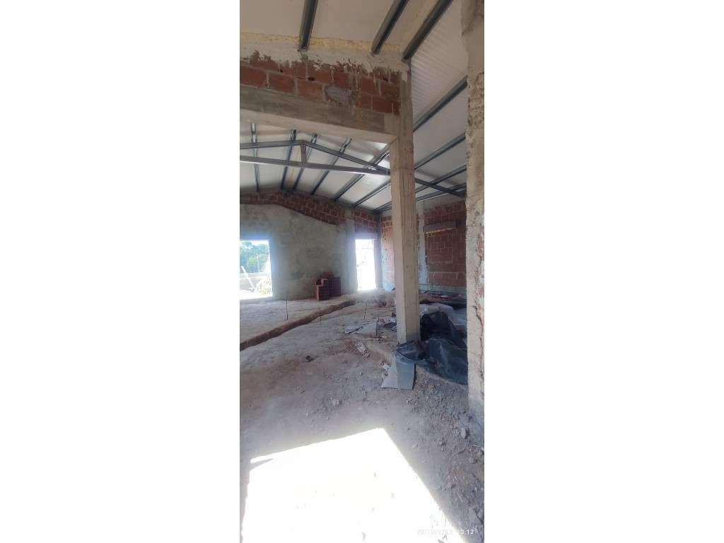 Casa para restauro, excelente oportunidade, com potencial investimento-11