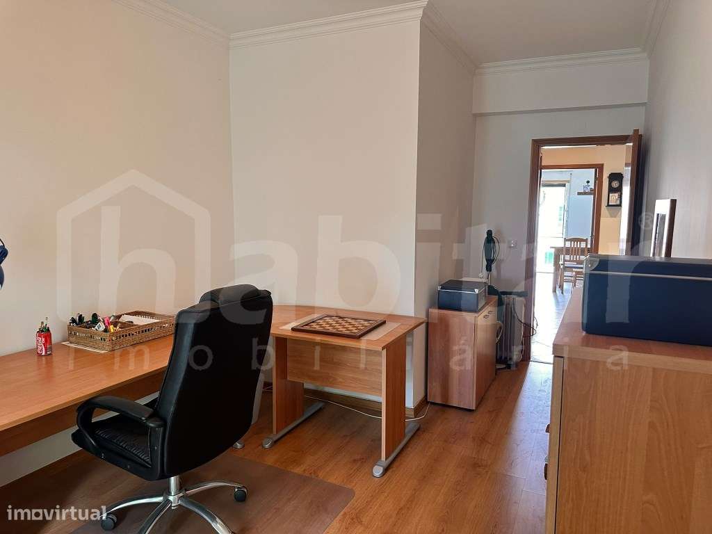 Apartamento T3 com 147 m², varandas, estacionamento e arrecadação-7