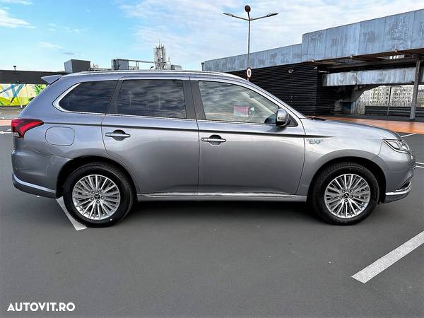 Mitsubishi Outlander 2.4 4WD Plug-In Hybrid Diamant+ - 5