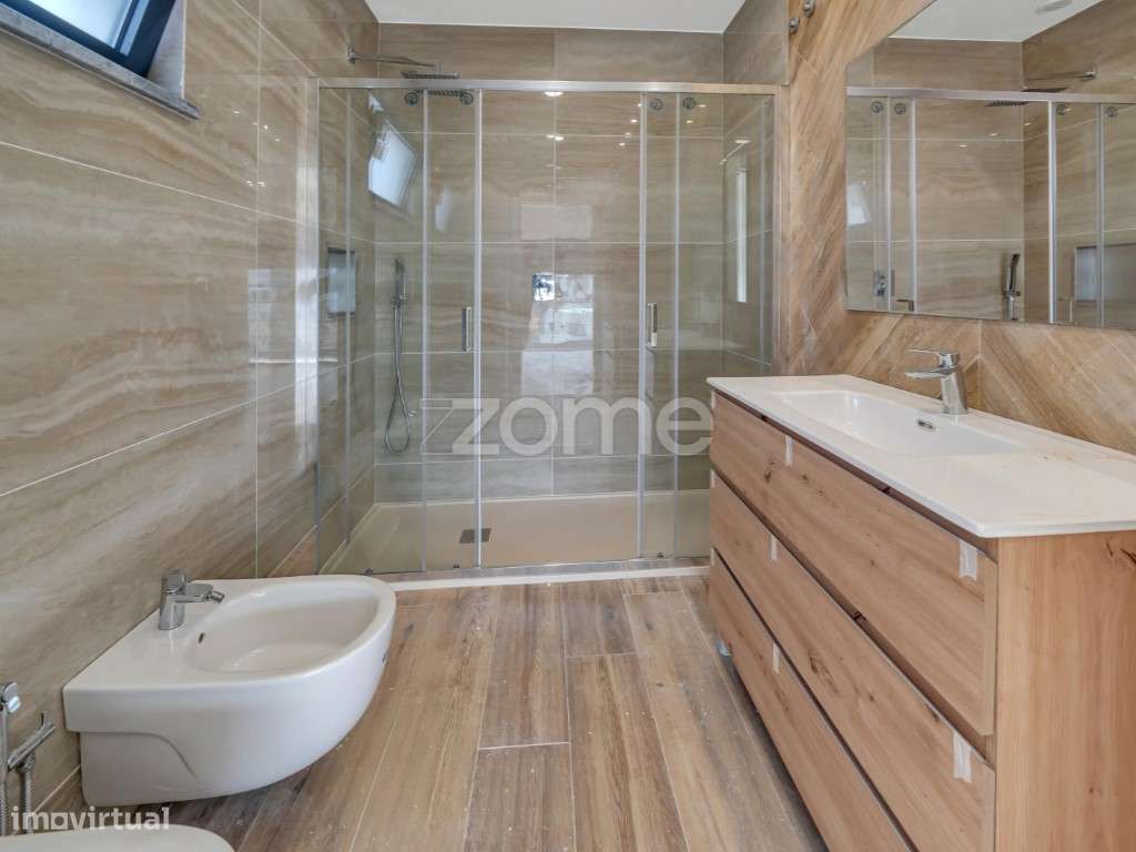 Moradia T6 Famões-3